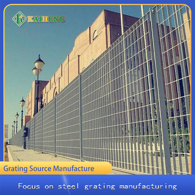 Baja Karbon Q235 Hot Dip Galvanized Welded Mesh Anggar Grid Disesuaikan