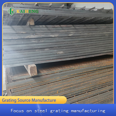 Hot Dip Galvanized Grid Mesh Corrosion Resistant Metal Grate Fence Untuk Kandang Unggas