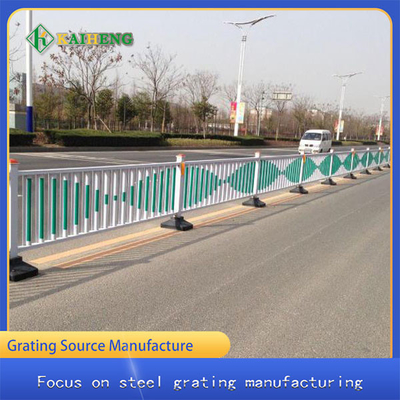 Galvanized Protective Traffic Guardrail Plastik Disemprot Baja Untuk Perkotaan