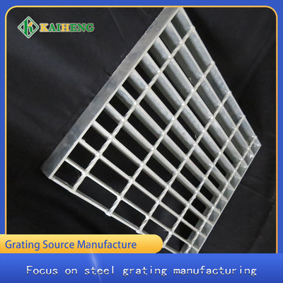 Hot Dip Galvanized Steel Grating Q235 Grid Plate Untuk Platform Struktur Baja Pabrik Kimia