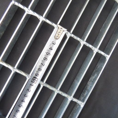 Silver White T1 - T4 Steel Grate Stair Tapak Disesuaikan