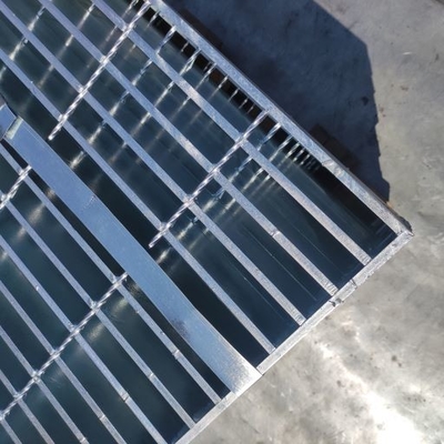 Karbon Q235 Steel Metal Grating Bearing Bar Pitch 30mm