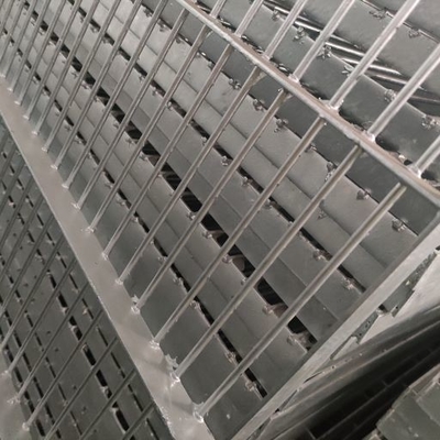 Karbon Q235 Steel Metal Grating Bearing Bar Pitch 30mm