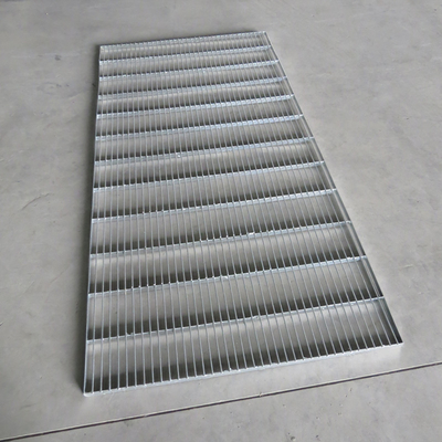 Q235 Hot Dip Galvanized Metal Grid Floor Grating Untuk Pigeon Shed