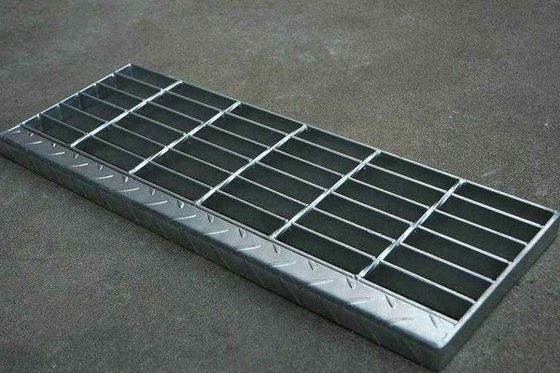 Tapak Tangga Grate Baja Galvanis Tahan Korosi Tapak Tangga Logam Non Slip