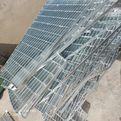 ANSI NAAMM Safety Galvanized Steel Walkway Grating Fan Berbentuk