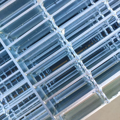 OEM Hot Dip Galvanized Steel Metal Grating Untuk Stage Walkway