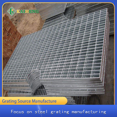 Baja Karbon Q235 Hot Dip Galvanized Welded Mesh Anggar Grid Disesuaikan