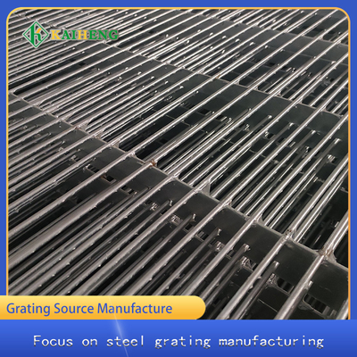 Anti Korosi Galvanized Ground Metal Grid Floor Steel Wire Grid