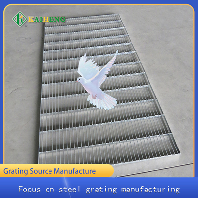 Hot Dip Galvanized Metal Grid Floor Grating Untuk Pagar Kandang Unggas