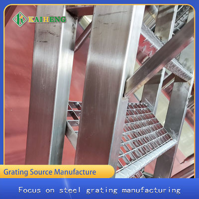 T3 Stainless Steel Ladder Step Plate Untuk Penggunaan Dalam Ruangan Di Bengkel Pabrik Kimia